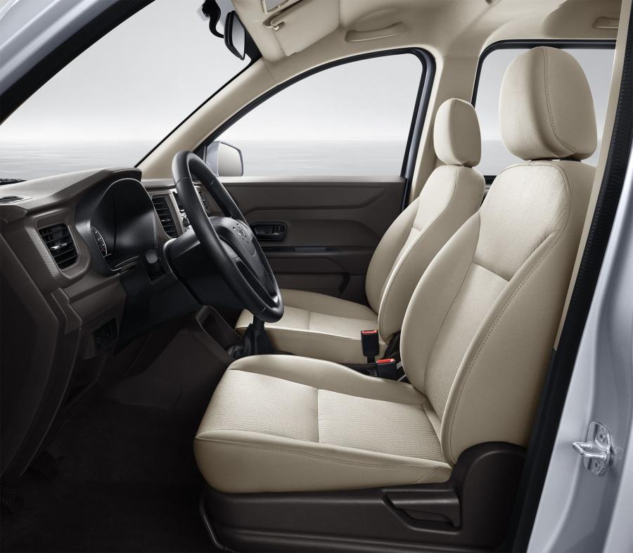 Интерьер WuLing Hongguang V 2019 года  (фото 8 из 9)